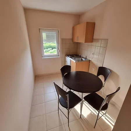 ヴィラ Minja ソコバニャ