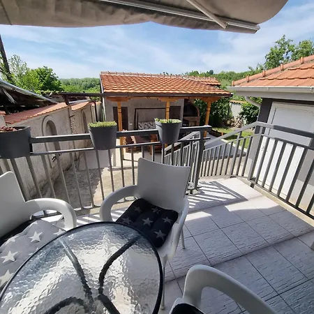 Minja ヴィラ ソコバニャ